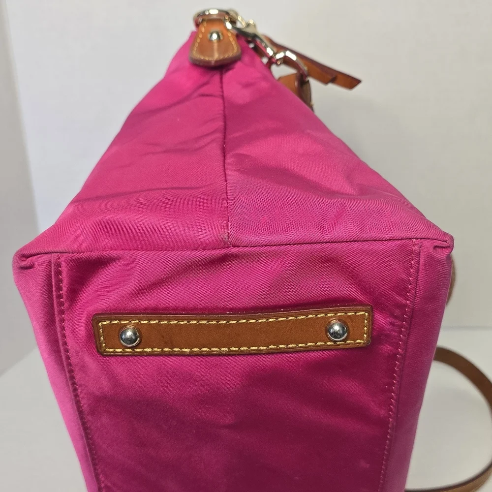 Dooney & Bourke stylish vibrant